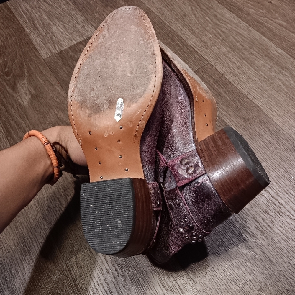 Frye Deborah Studded Short Cowboy Boots Distressed Leather Harness Sz 6.5 M - Picture 5 of 8